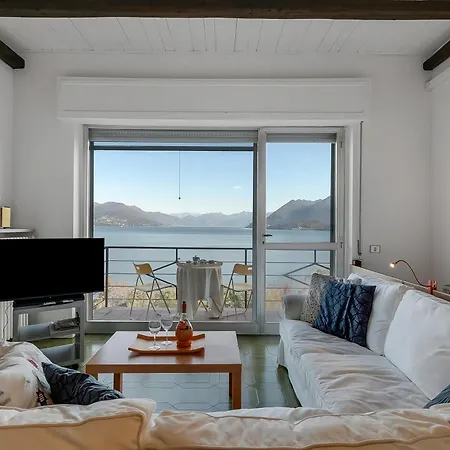 Infinity View Terraced Casa - Happy アパート ストレーザ